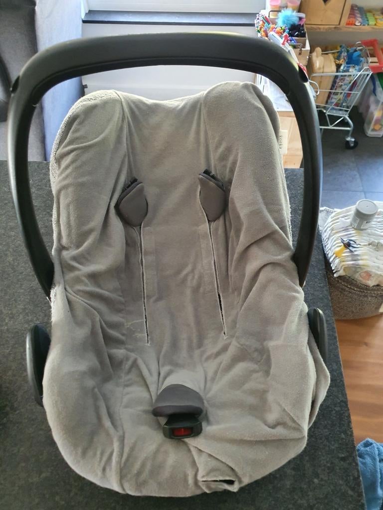 Maxi Cosi Pebble met Koeka hoes. Kleur zwart., Ophalen, Autogordel of Isofix, Gebruikt, Afneembare rugleuning