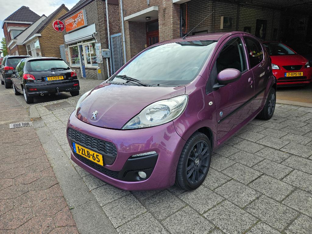 Peugeot 107 1.0 12V Envy Active 5DR 2012, Voorwielaandrijving, Euro 5, Stof, Overige kleuren
