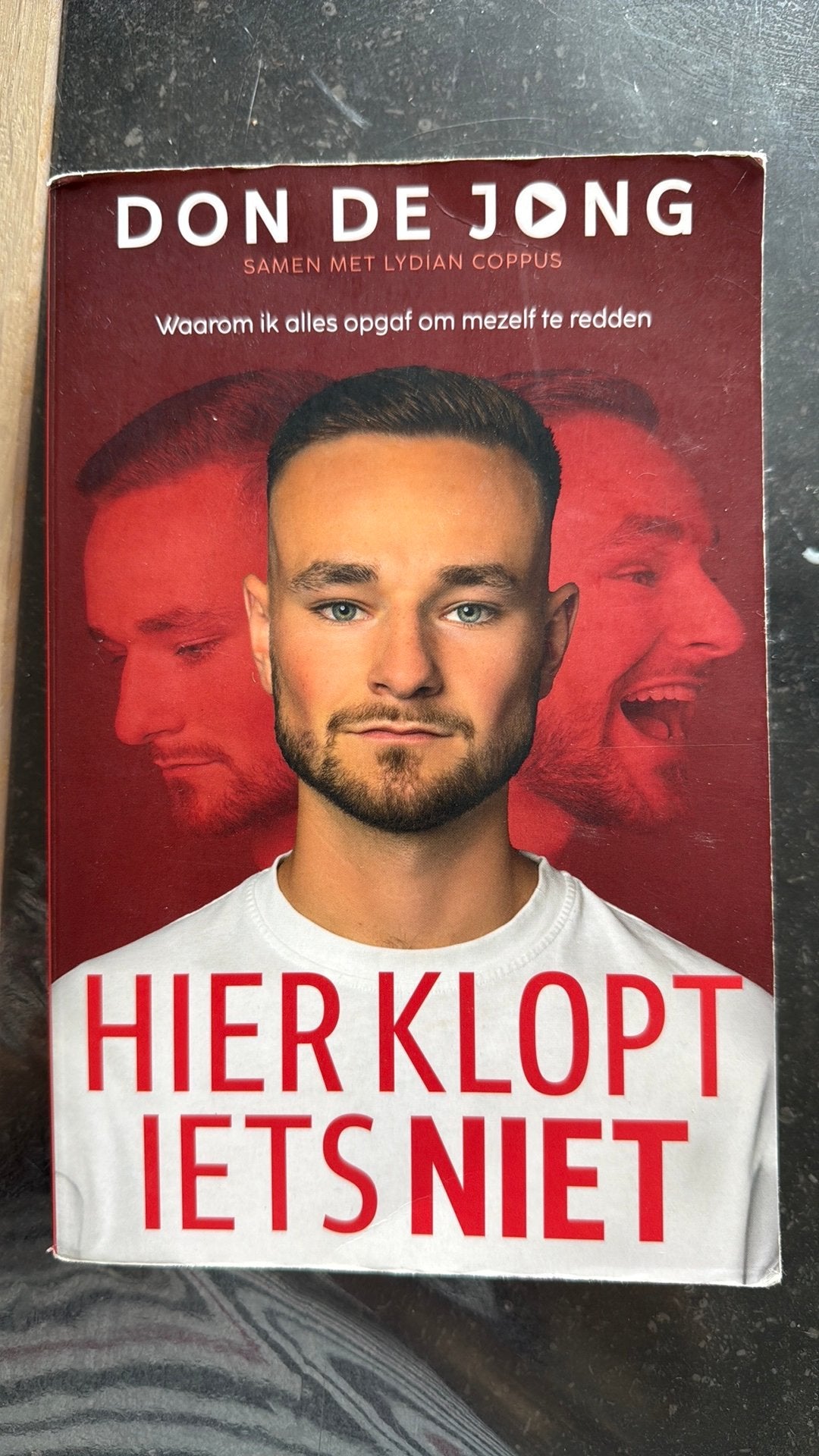 Don de Jong - Hier klopt iets niet, Ophalen of Verzenden, Zo goed als nieuw, Don de Jong; Lydian Coppus
