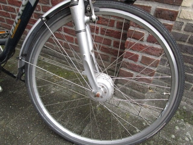 bikkel voorwiel met motor 24 volt, Fietsen en Brommers, Fietsonderdelen, Gebruikt, Ophalen of Verzenden, Motor, Aluminium
