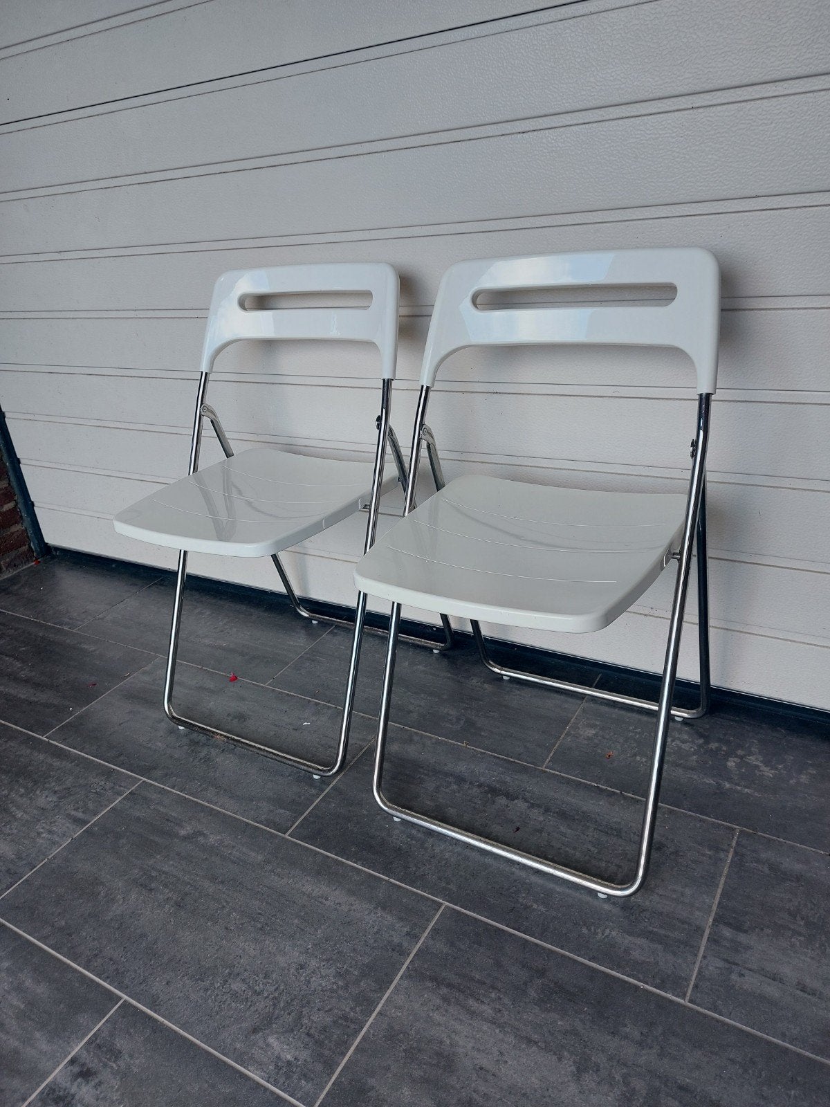 2x Witte inklapbare stoelen - Handig en ruimtebesparend, Ophalen, Twee, Modern, functioneel, opvouwbaar, Wit