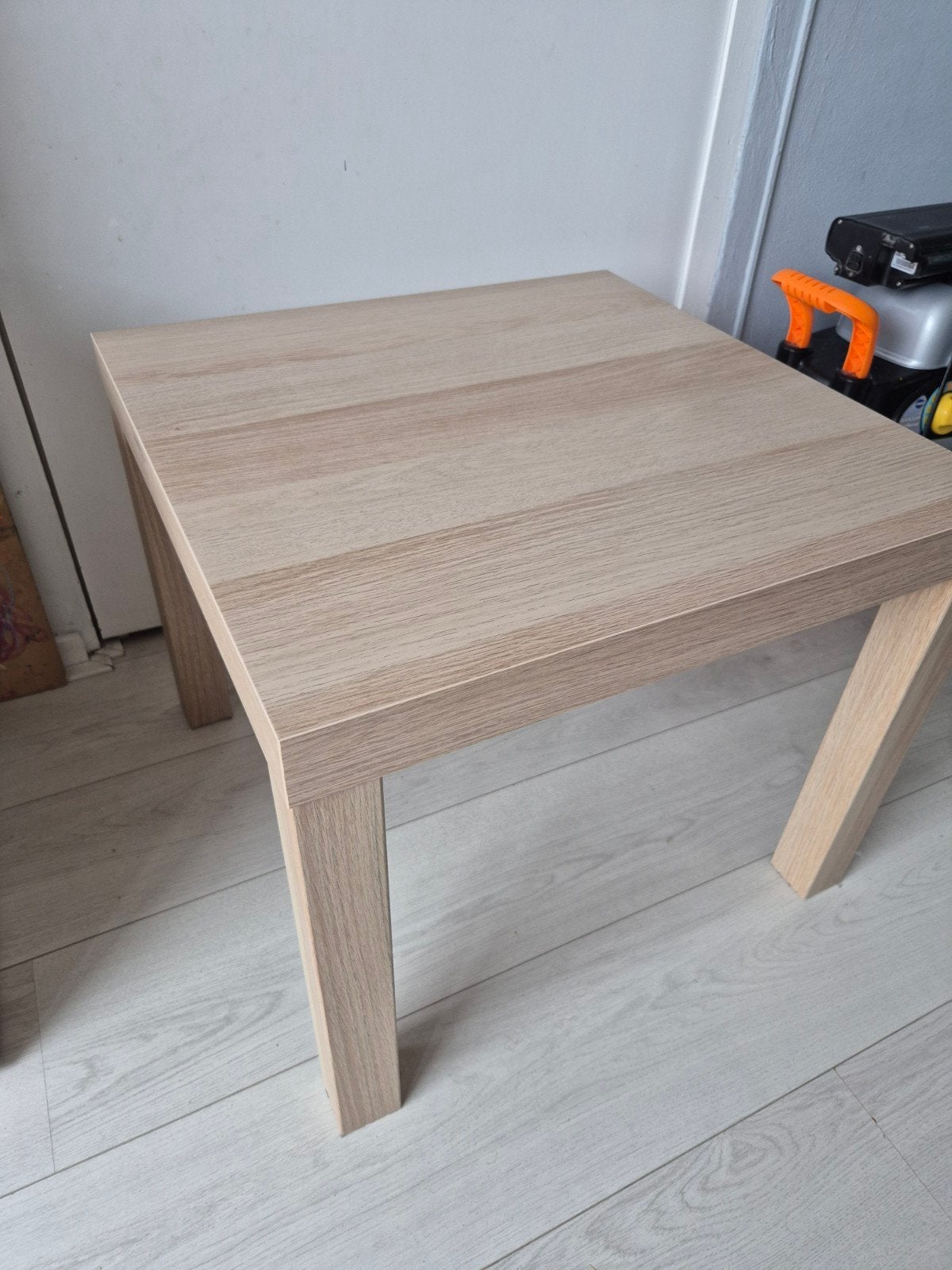 Ikea tafeltje gratis, Huis en Inrichting, Complete inboedels, Ophalen