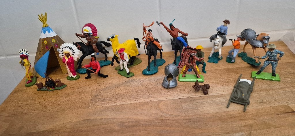 14 vintage Britains Deetail Wild West-figuren + extras, Verzamelen, Ophalen of Verzenden, Zo goed als nieuw
