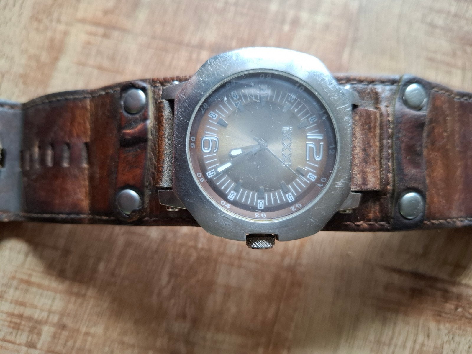 Stoer horloge met brede leren bandd - batterij vervangen, Ophalen of Verzenden, Gebruikt, Leer, Overige merken