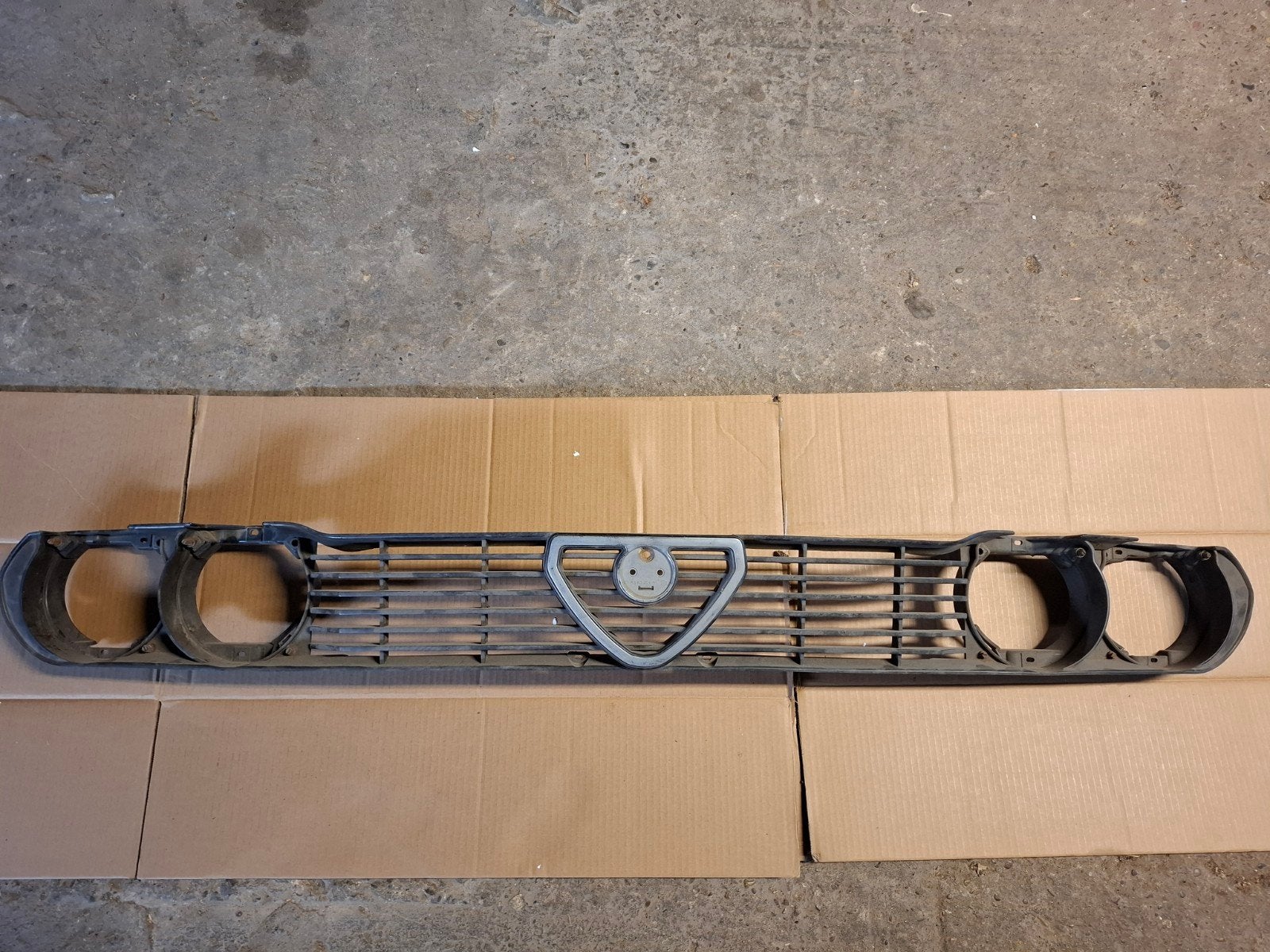Alfa Romeo GTV 6 type 116 grille, Ophalen, Gebruikt, Voor, Alfa Romeo