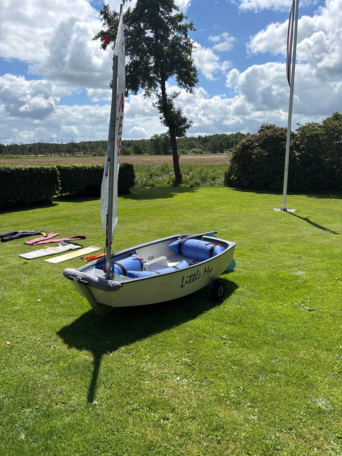 Te koop aangeboden: optimist, merk van Wettum, Watersport en Boten, Ophalen, Inclusief zeilen, Polyester, Optimist