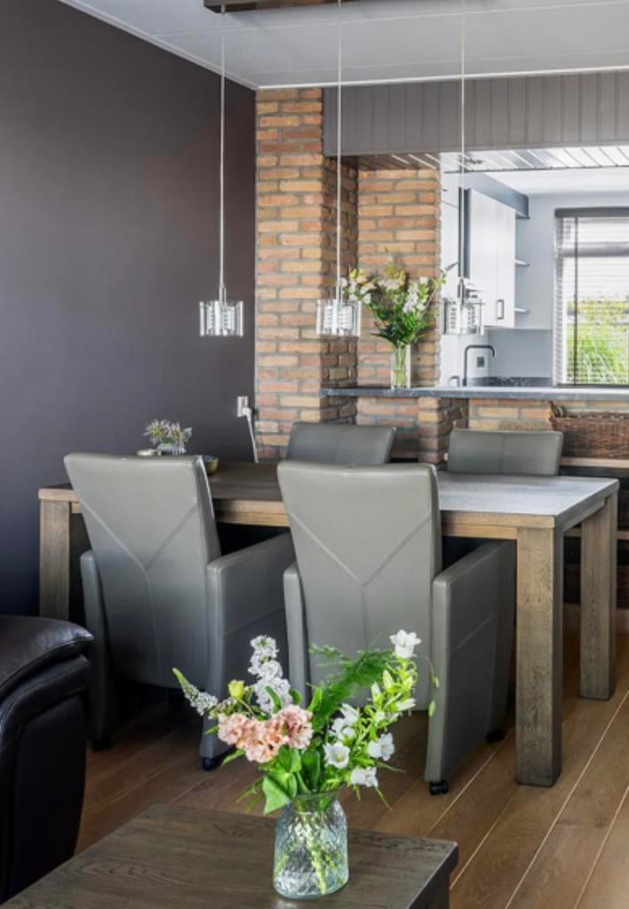 Eetkamer tafel, donker eiken. 1.70 / 0,90 met 4 stoelen., Ophalen, Zo goed als nieuw, 4 tot 6 stoelen