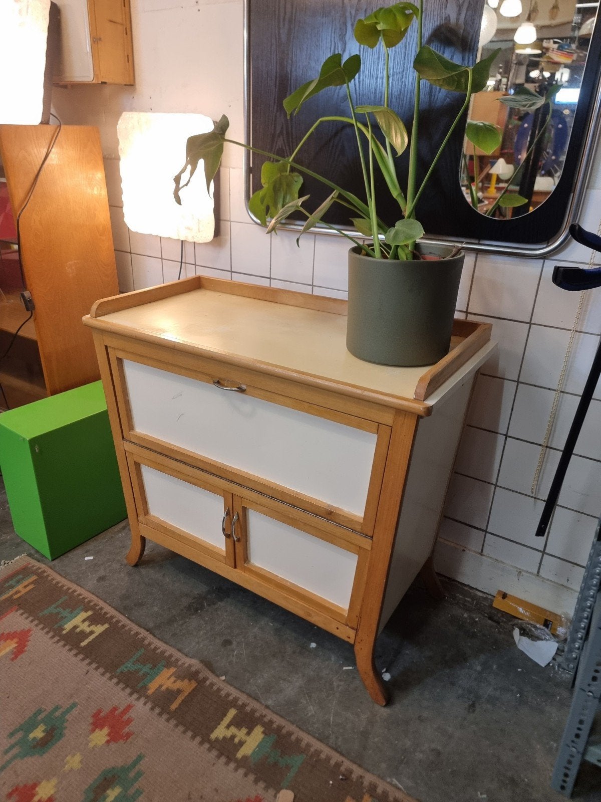 Vintage commode jaren 60 met uitschuifbare zij rekken, ,, Ophalen of Verzenden, Zo goed als nieuw, ,