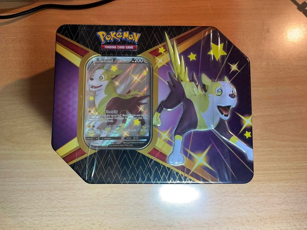 Pokemon TCG Shining Fates: Boltund V Tim, Hobby en Vrije tijd, Verzamelkaartspellen | Pokémon, Verzenden, Zo goed als nieuw, Overige typen