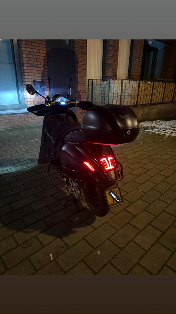 Vespa Primavera 2016, Ophalen, Overige modellen, Zo goed als nieuw, Benzine