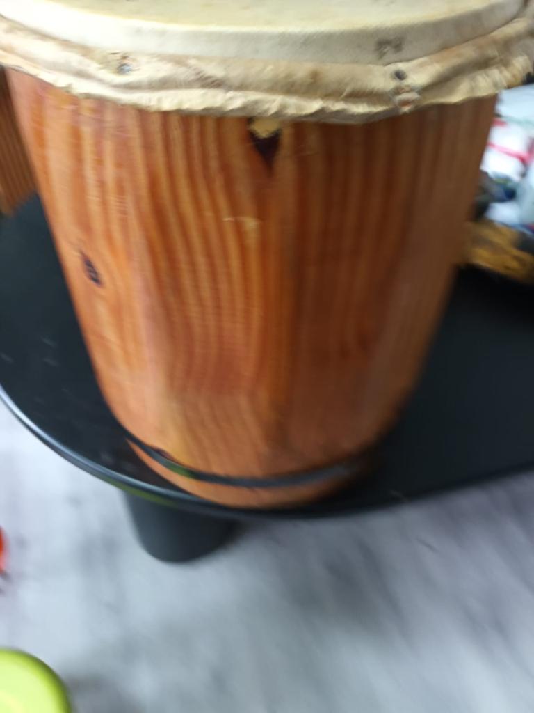 Houten trommel met natuurlijke huid/tambu, Muziek en Instrumenten, Ophalen, Gebruikt, Trommel