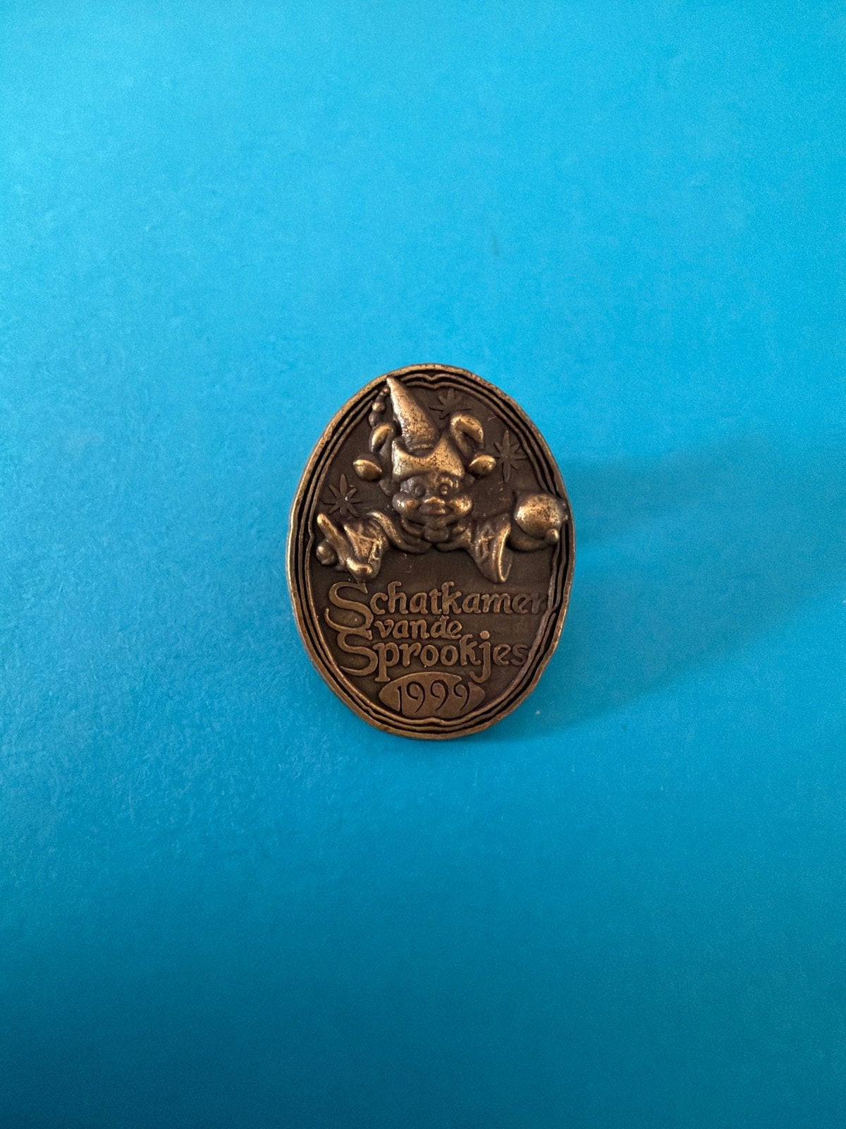 Efteling Pin - Schatkamer van de Sprookjes 1999 (genummerd), Verzamelen, Ophalen, Zo goed als nieuw, Button of Speldje