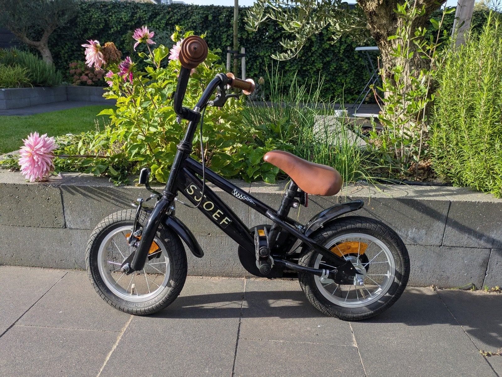 Sjoef kinderfiets 14 inch. incl zijwieltjes - Zo goed als ni, Fietsen en Brommers, Ophalen, Zijwieltjes, Sjoef, Schijfrem