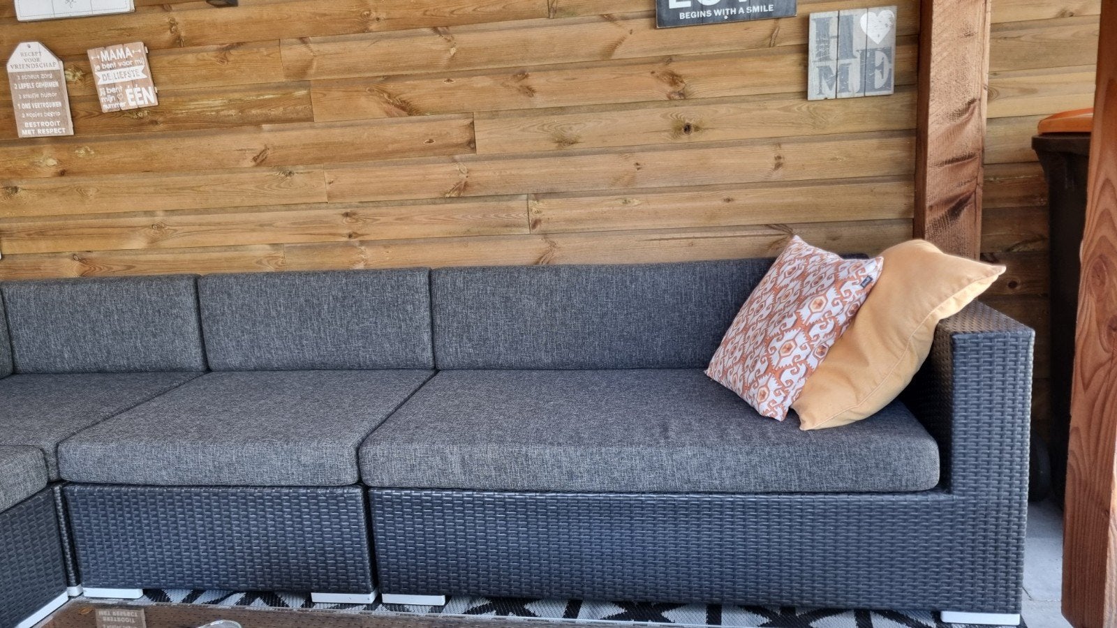 Complete loungeset met hoekbank, stoel, hocker en tafel, Ophalen, Bank, Zo goed als nieuw, Loungeset