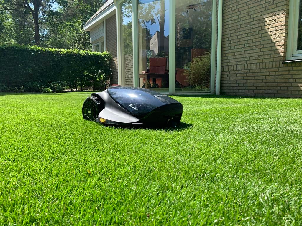 Robomow RC403u robotmaaier voor onderdelen, Ophalen, Gebruikt, Meer dan 25 cm, Bestuurbaar via app