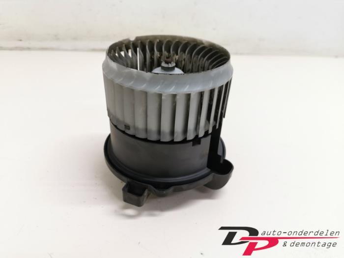 Kachel Ventilatiemotor van een Mitsubishi Colt, Gebruikt, -, -, Ophalen of Verzenden