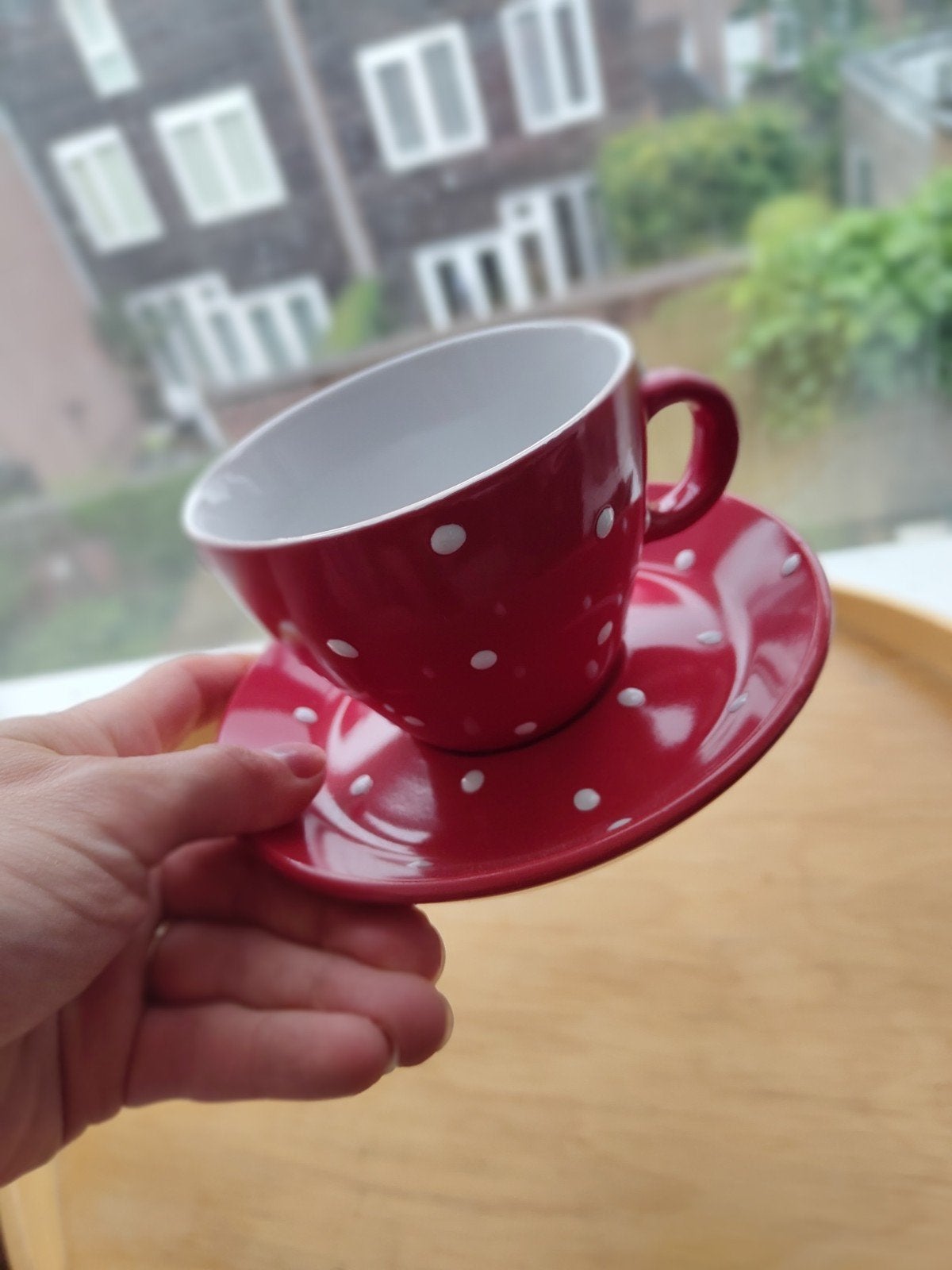Rood kopje en schoteltje met witte stippen, Ophalen, Overige stijlen, Kop(pen) en/of Schotel(s)