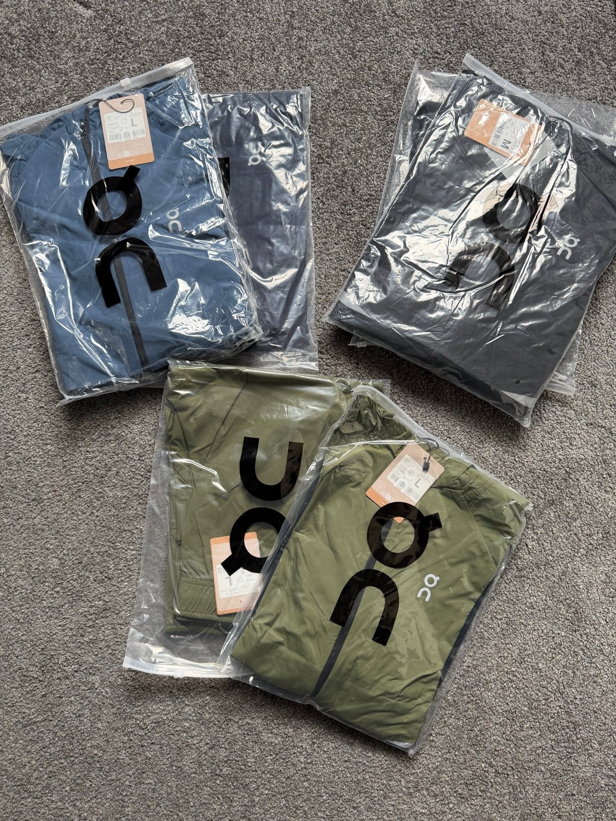 On Running (cloud) Weather Tracksuit- Nieuw met labels, Kleding | Heren, Fitness, Nieuw, Overige maten, Ophalen of Verzenden
