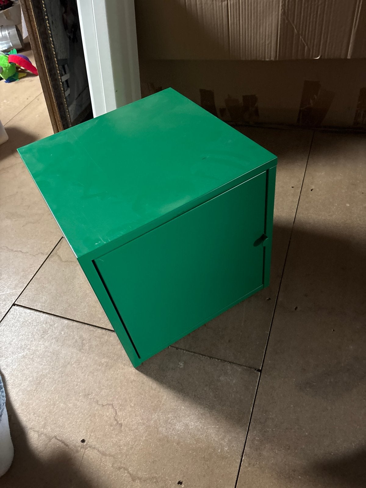 Groen metalen kastje met magnetisch deurtje, Ophalen, Gebruikt