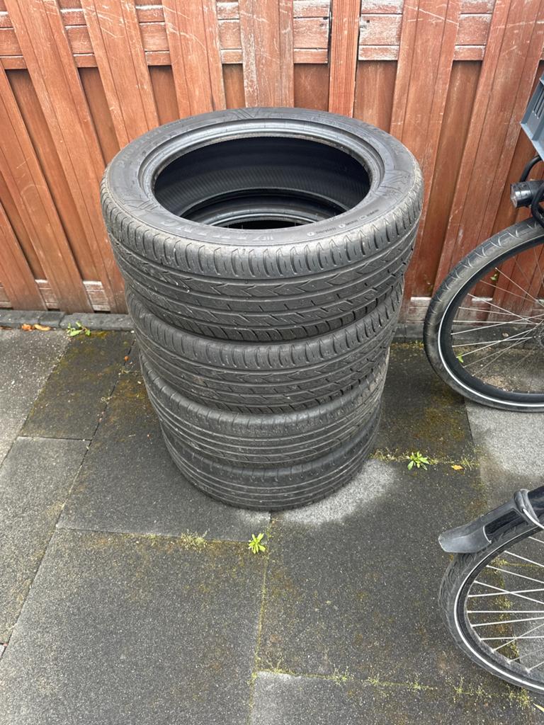 4x zomerband 215/55 R18 – Viking & Continental - circa 4mm., Ophalen, Gebruikt