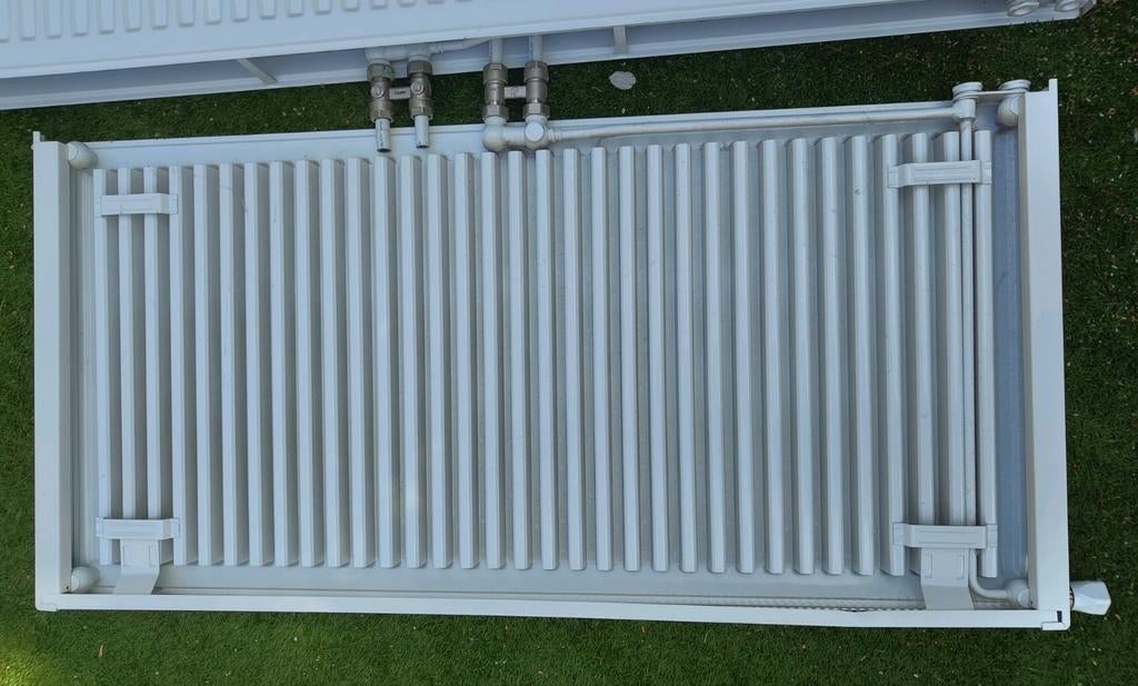 Twee radiatoren Thermrad met ophang beugels, Ophalen, 150 cm of meer, Radiator, 30 tot 80 cm