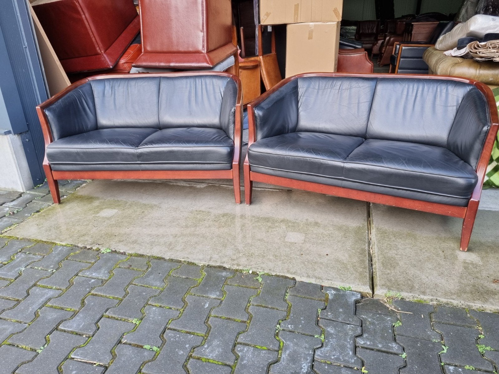 2x klassieke bank leer + hout + BEZORGING GRATIS, Huis en Inrichting, Banken | Bankstellen, Gebruikt, ., Klassiek, 75 tot 100 cm