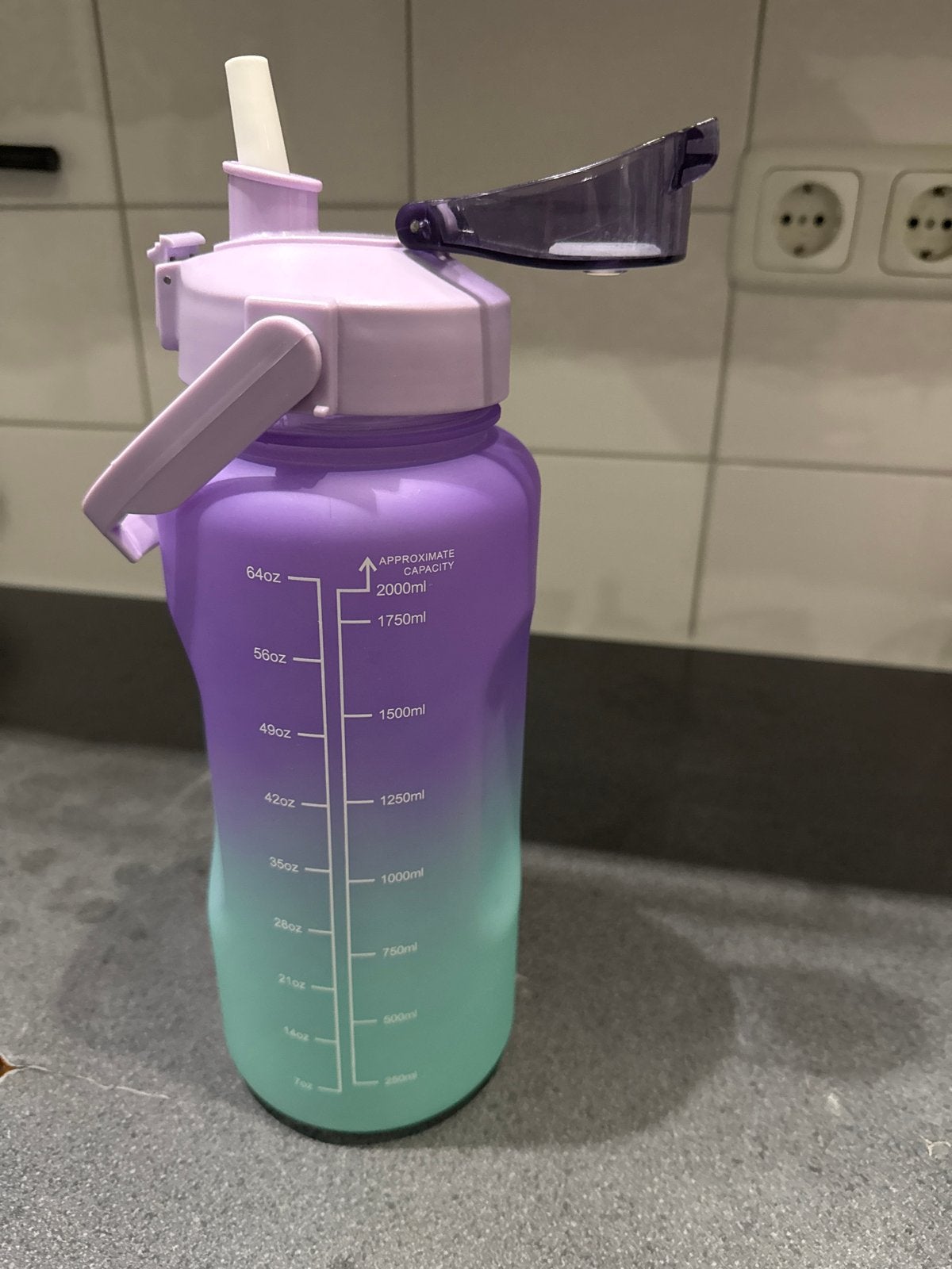 Grote waterfles met rietje - 2L - Paars/Groen, Ophalen, Zo goed als nieuw