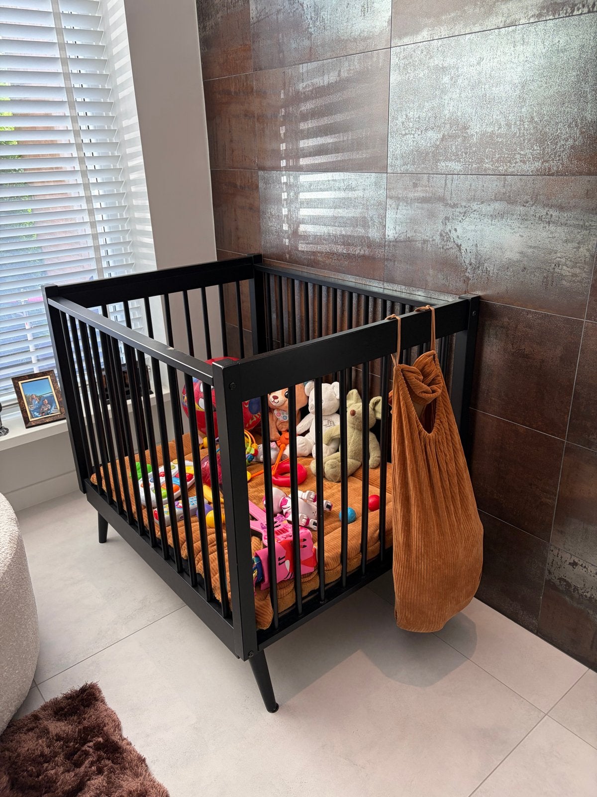 Europe Baby Box Evy Mat Zwart met matras en luierzak, Ophalen, Gebruikt, Boxkleed