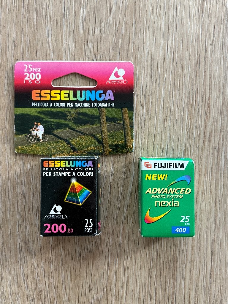 2x APS filmrolletje – Fujifilm Nexia 400 + Esselunga 200, Ophalen of Verzenden, Nieuw, Compact, Fuji