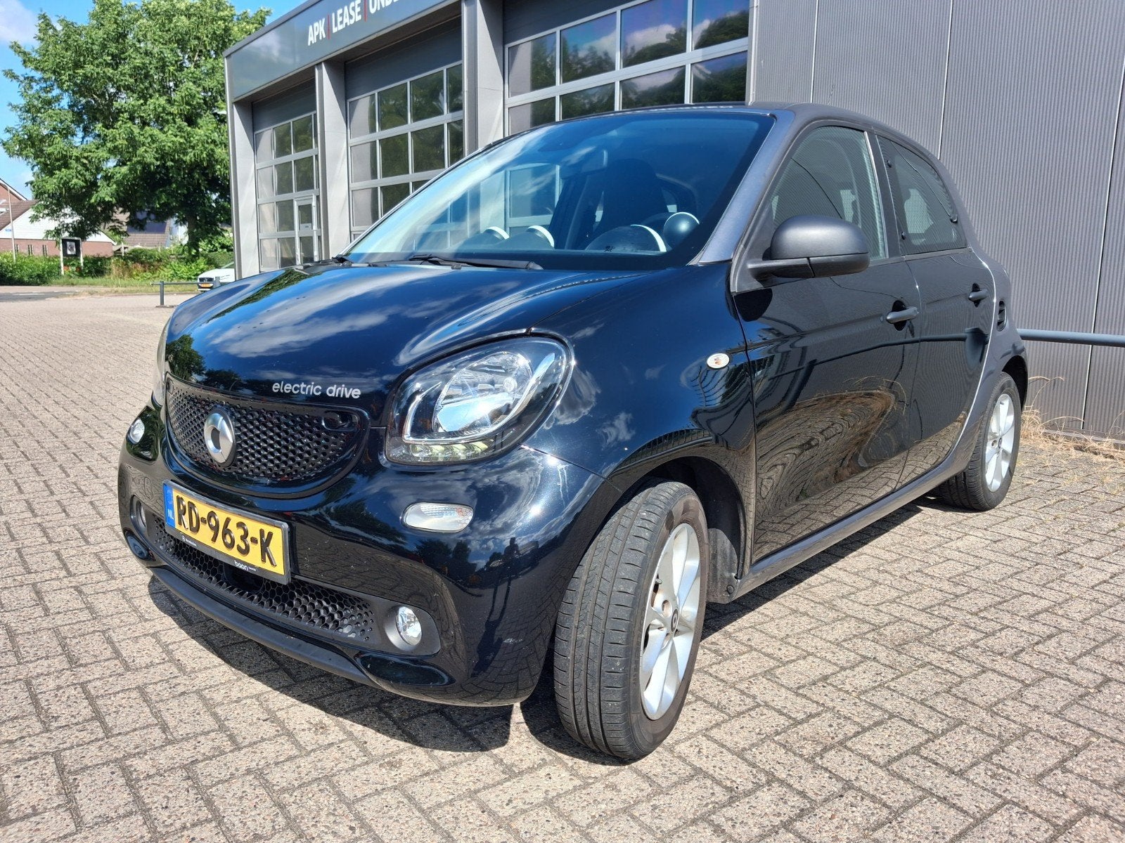 Smart ForFour Electric Drive 82pk Aut. 2017 Zwart 48.000km, Auto's, Smart, Automaat, Achterwielaandrijving, 4 stoelen, Zwart
