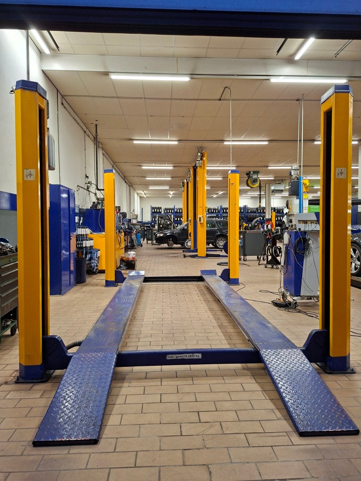 Hefbrug 4 koloms Koni 2800 kg rai apk hefbrug led lampen, Ophalen