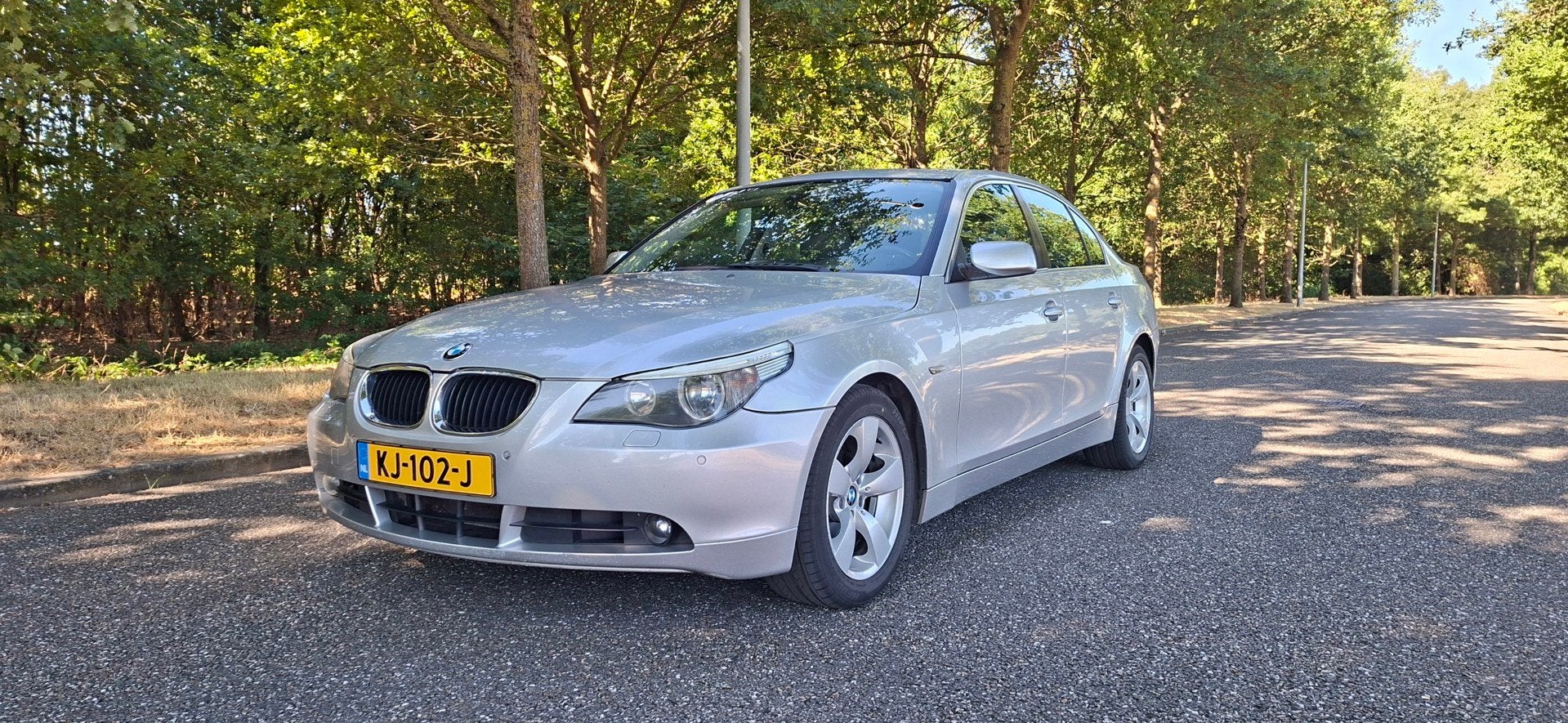 BMW 5-serie 523i Executive, volledig onderhouden&veel opties, Achterwielaandrijving, Zwart, 2497 cc, 1465 kg
