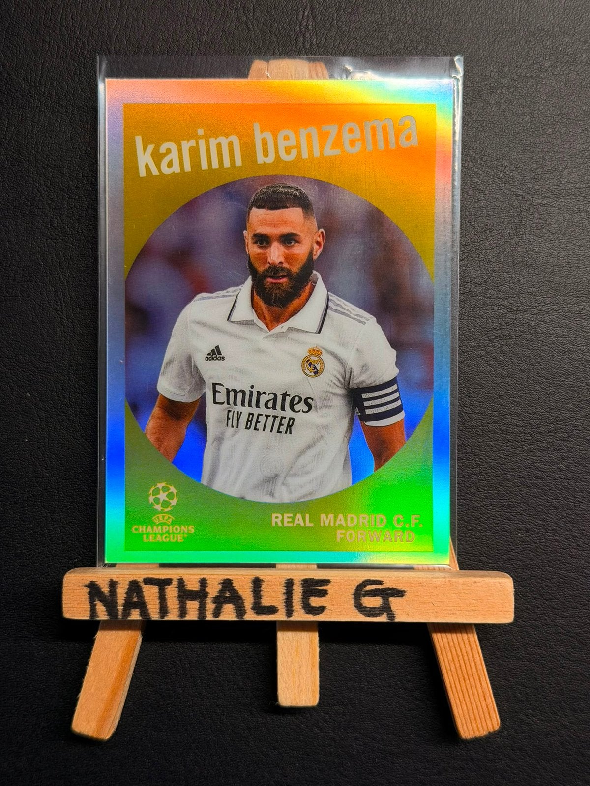 2023 Topps CHROME KARIM BENZEMA 1959 RETRO REFRACTOR #59-18, Ophalen of Verzenden, Nieuw, Spelerskaart