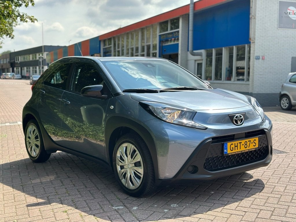 Toyota Aygo X 1.0 VVT-i MT Play (bj 2024), Auto's, 12 maanden, Start-stop-systeem, Gebruikt, Euro 6