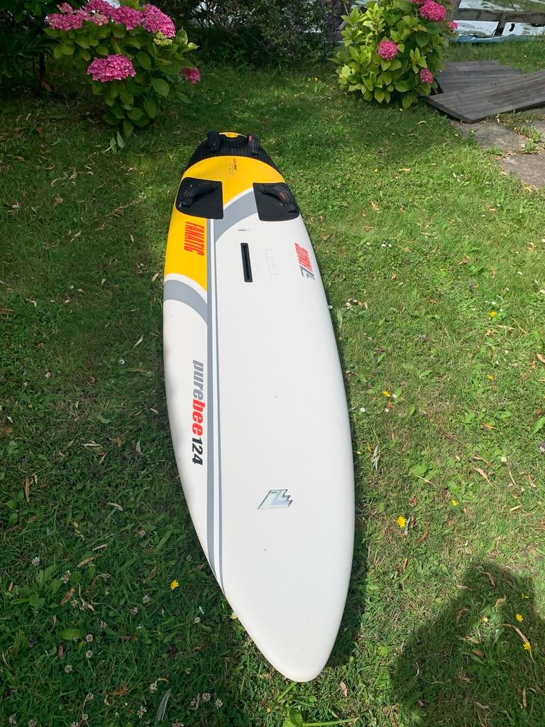 Complete Surfset: Surfplank, Zeil, Giek en Mast, Watersport en Boten, Windsurfen, Ophalen, Minder dan 250 cm, Complete set, 5 tot 7 m²