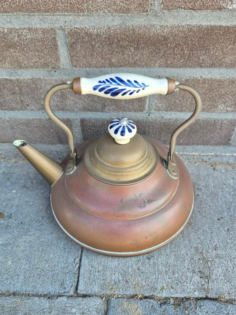 Antieke koperen fluitketel met Delfts blauw handvat, Ophalen of Verzenden