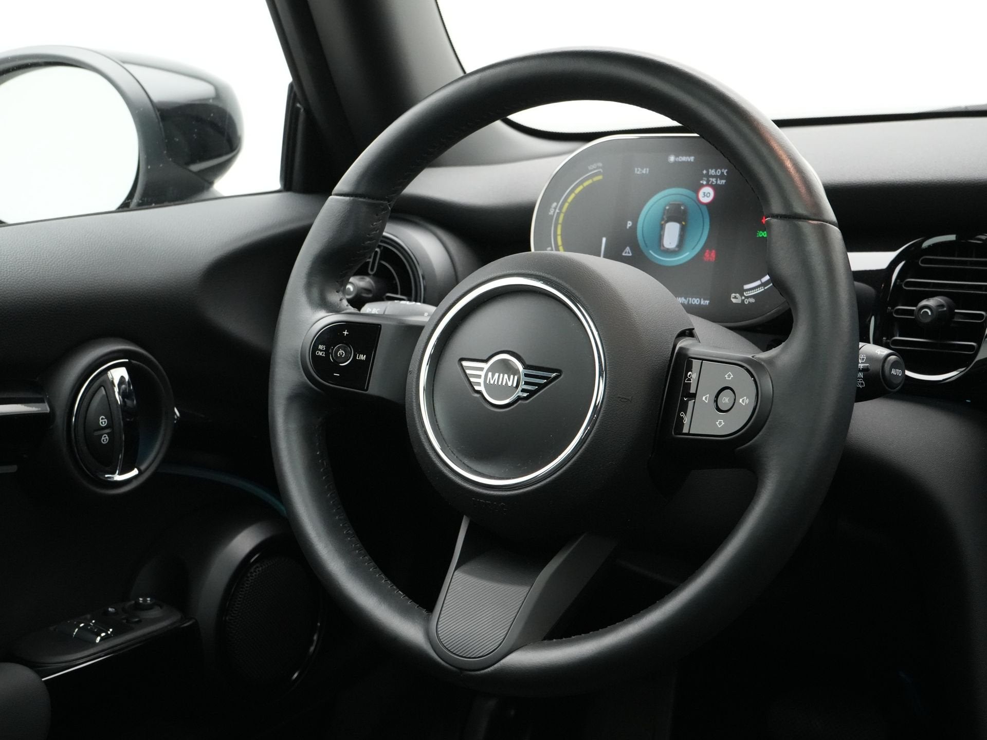 MINI Electric 3-deurs Classic (bj 2022, automaat), Auto's, Dealer onderhouden, Met garantie (alle), 4 stoelen, 184 pk