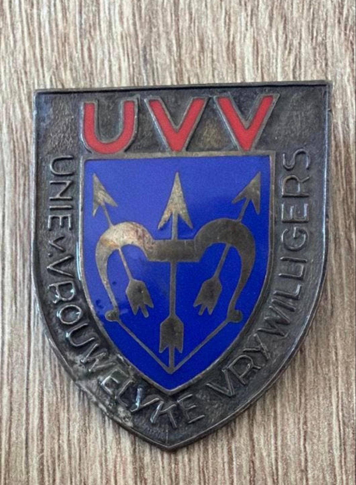 Vintage UVV Speldje - Unie Vrouwelijke Vrijwilligers, Verzamelen, Speldjes, Pins en Buttons, Verzenden, Gebruikt, Overige onderwerpen