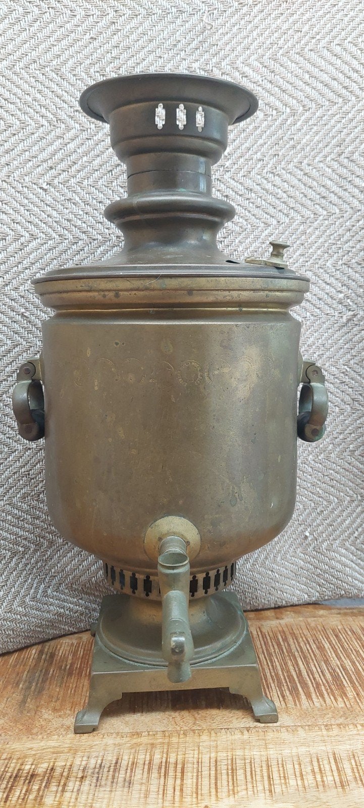Antieke Russische samovar. 19de eeuw, Ophalen