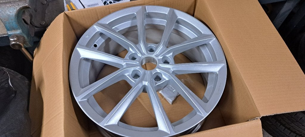 17 inch Bryton BR-I Hyper zilver all season banden 225/50R17, Ophalen, Mini, Banden en Velgen, Nieuw