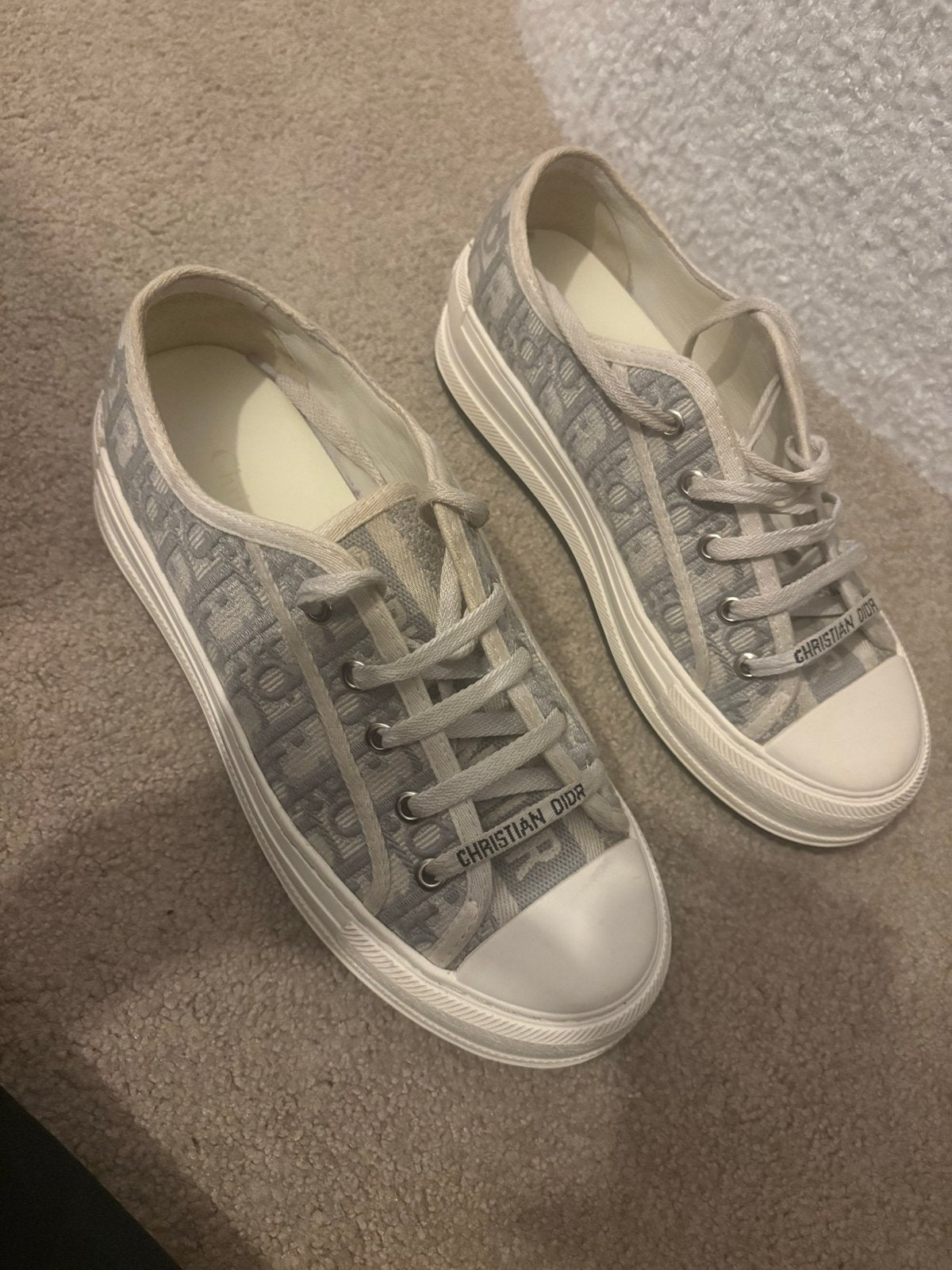 Nette Dior-stijl sneakers, maat 40, grijs/wit, Kleding | Dames, Verzenden, Gedragen, Grijs, Sneakers of Gympen