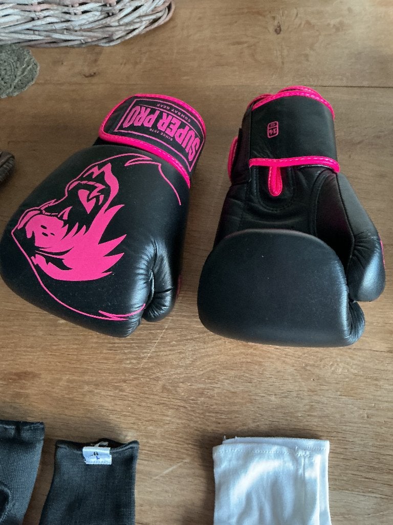 Super Pro Bokshandschoenen 14 oz met binnenhandschoenen, Ophalen of Verzenden, Gebruikt, Bokshandschoenen