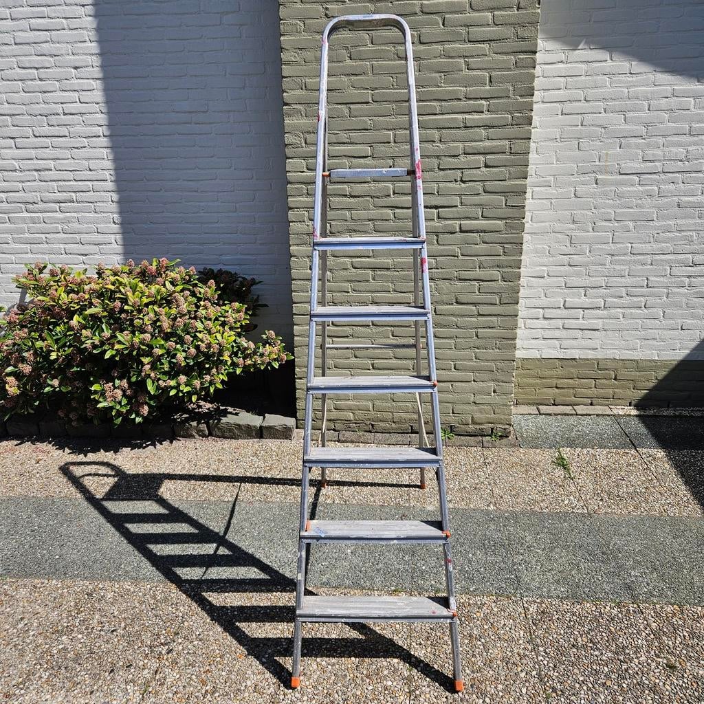 Werktrap keukentrap 7 treden, Doe-het-zelf en Verbouw, Ladders en Trappen, Ophalen, Gebruikt, Trap, 2 tot 4 meter