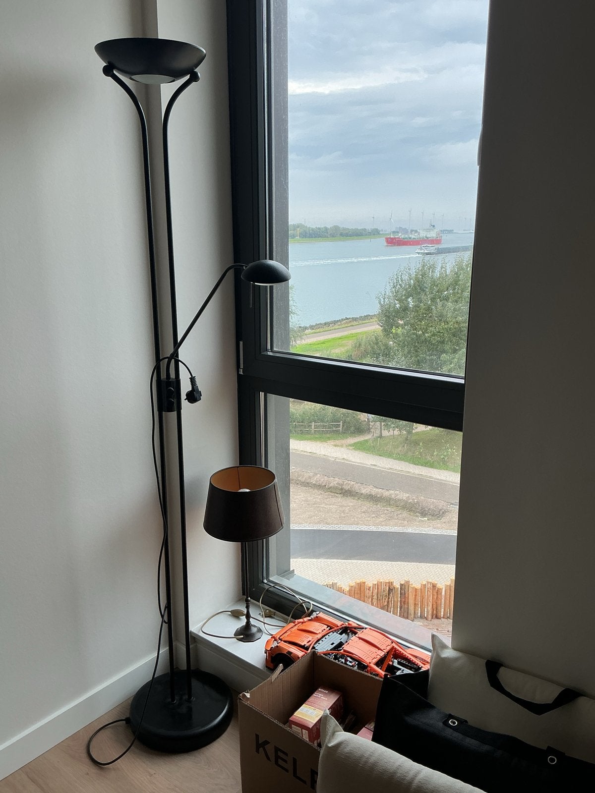 Zwarte staande lamp met plafond- en leeslamp, Ophalen, Gebruikt, Metaal, 150 tot 200 cm