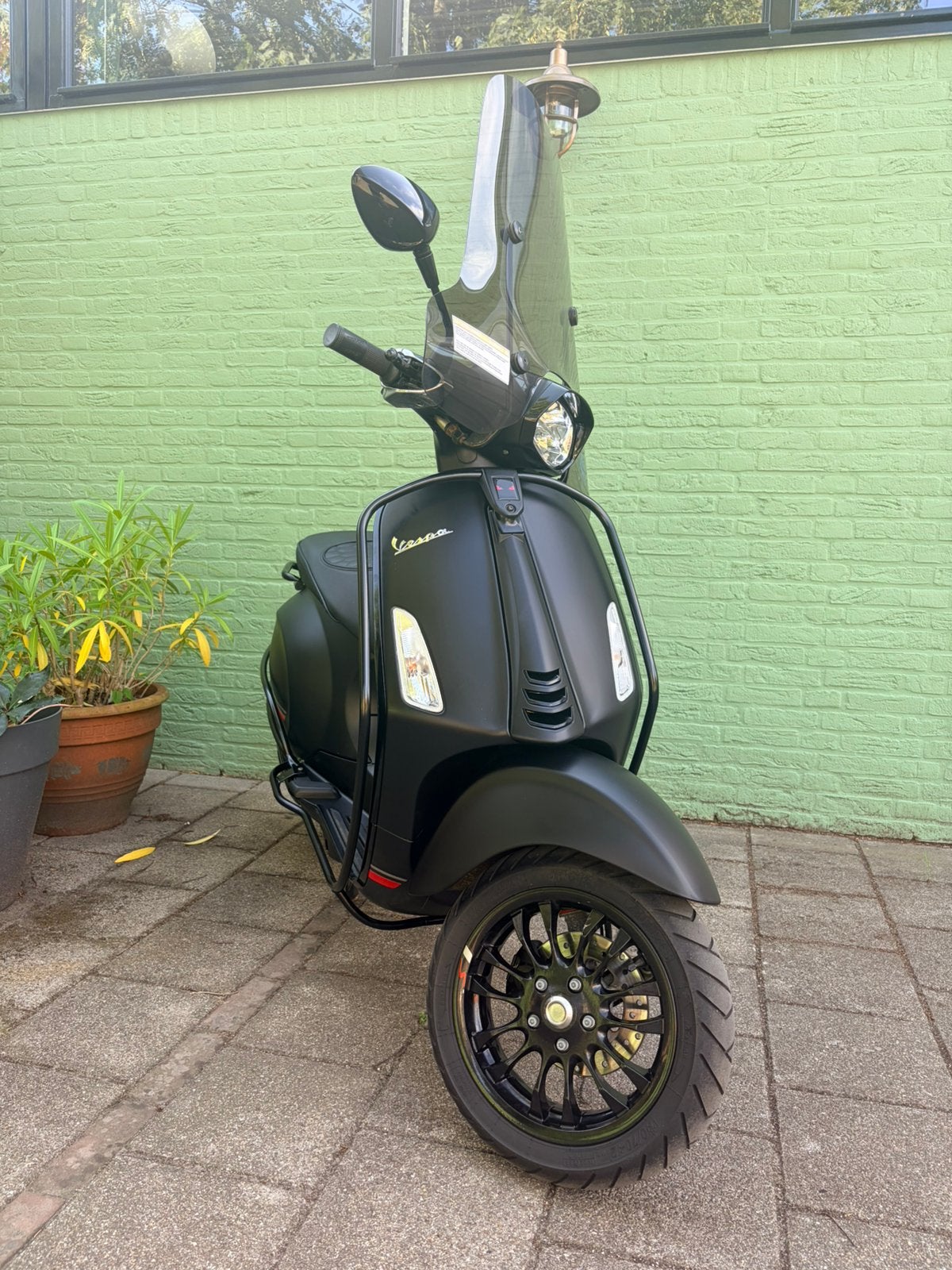 Vespa sprint notte 8-2021 E5 snor mat zwart 9489 km, Ophalen, Zo goed als nieuw, Benzine
