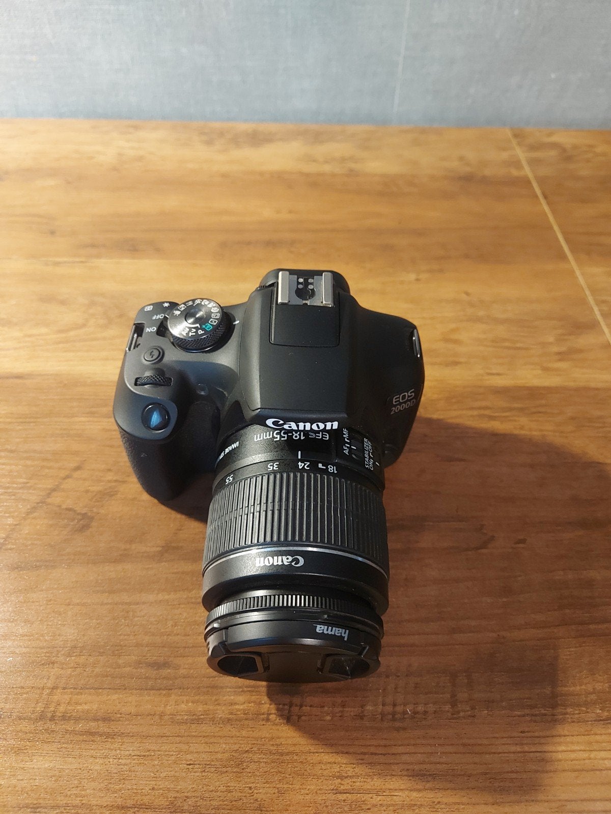 Foto 3 van Canon EOS 2000D Spiegelreflexcamera met accessoires