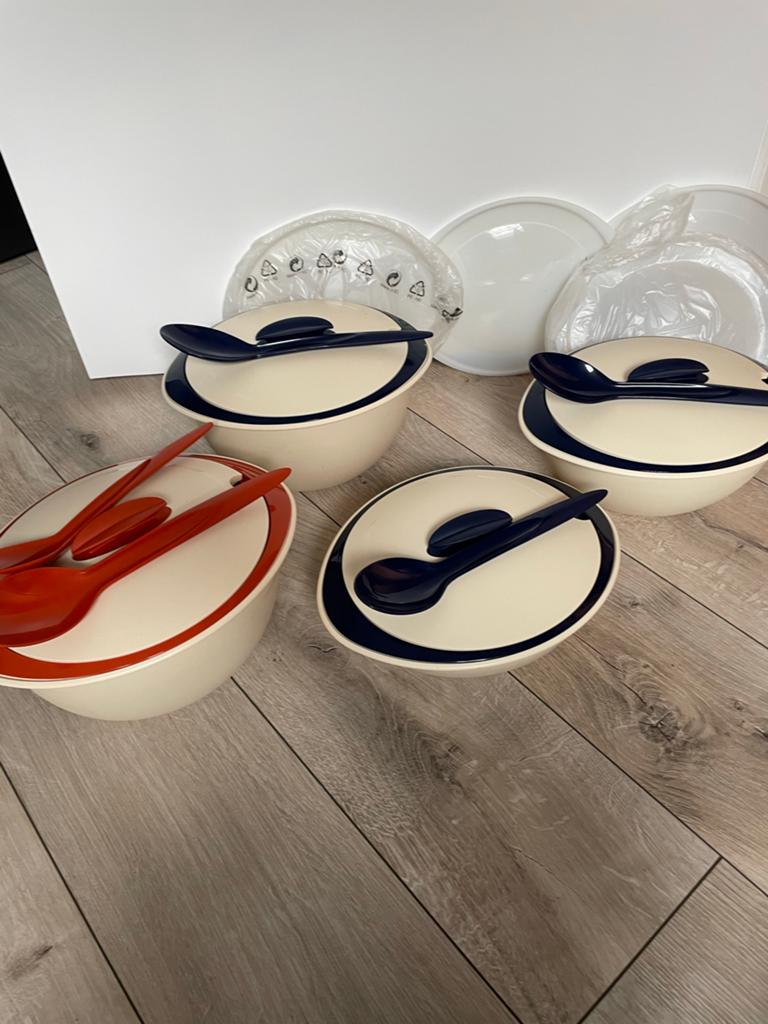 Tupperware serveerschalen set nieuw met lepels en deksels, Ophalen of Verzenden, Nieuw, Blauw, Bak of Kom