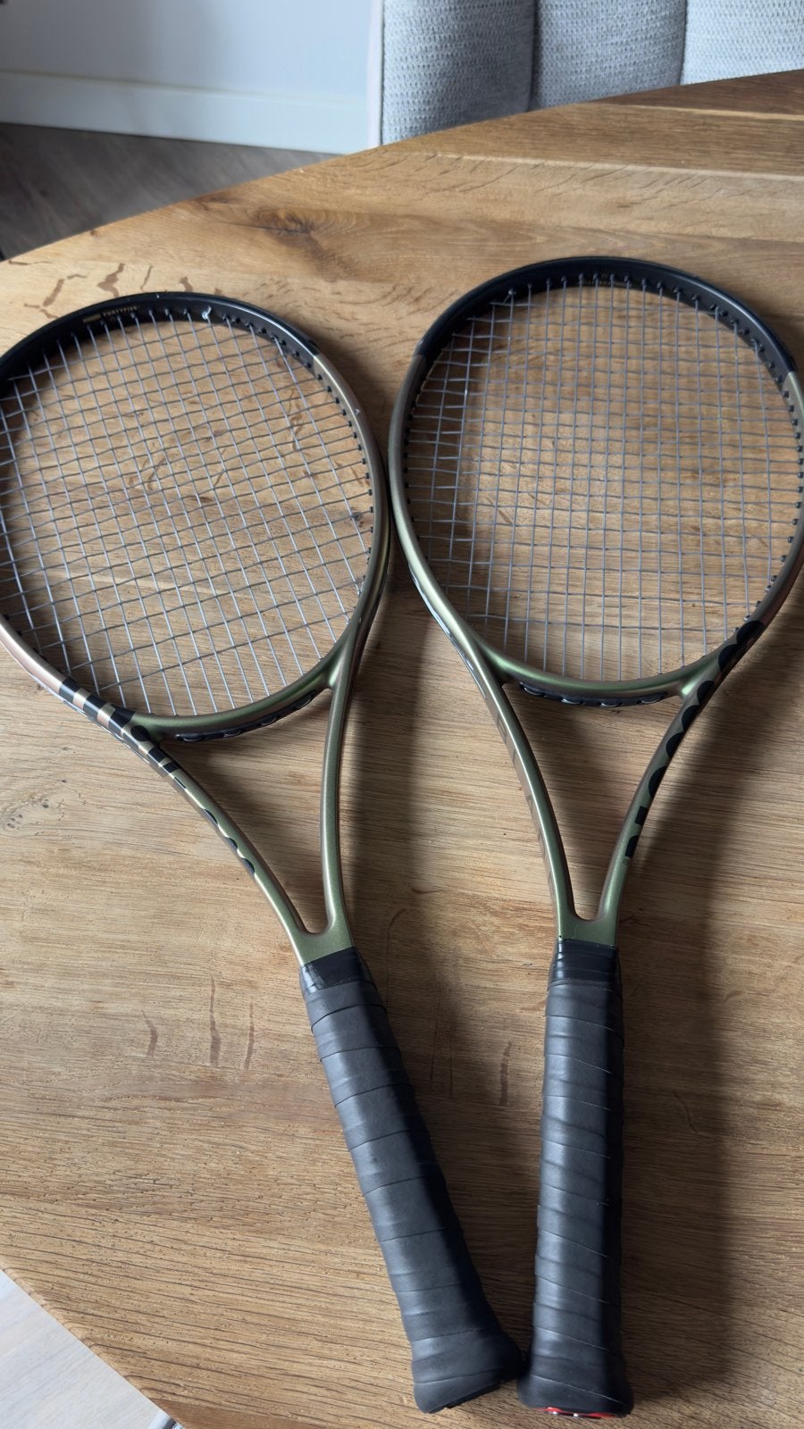 2x Wilson Blade V8 98 18x20 Tennisrackets - Zo goed als nieu, L2, Ophalen of Verzenden, Zo goed als nieuw, Wilson