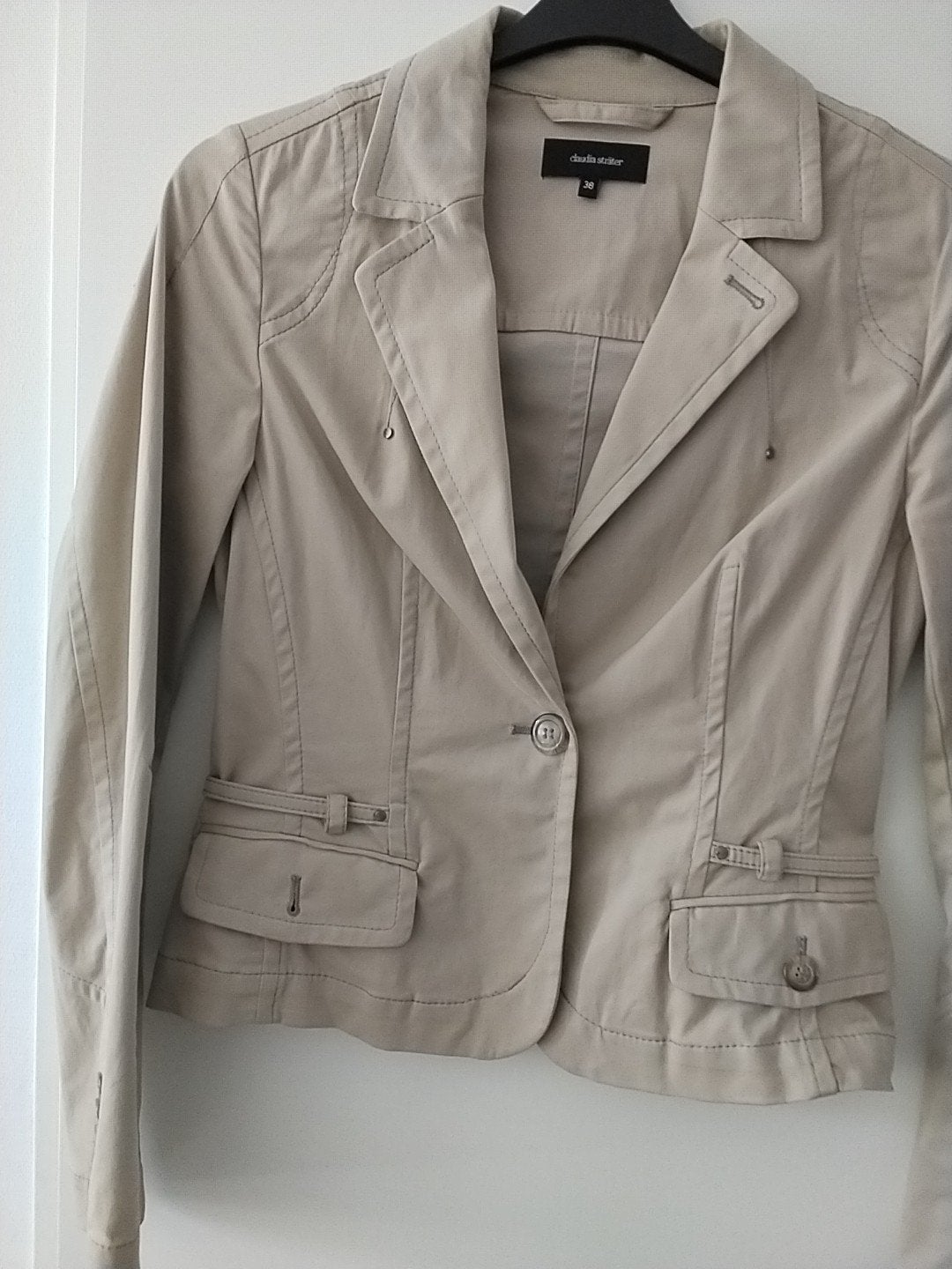 Jasje ongevoerd Claudia Strater zand beige 38, Ophalen of Verzenden, Zo goed als nieuw, Maat 38/40 (M), Beige