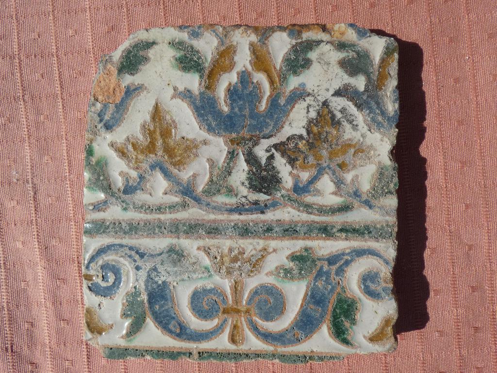 Antieke tegel, Spanje, Toledo, 16e eeuw. Azulejo,, Antiek en Kunst, Antiek | Keramiek en Aardewerk, Verzenden